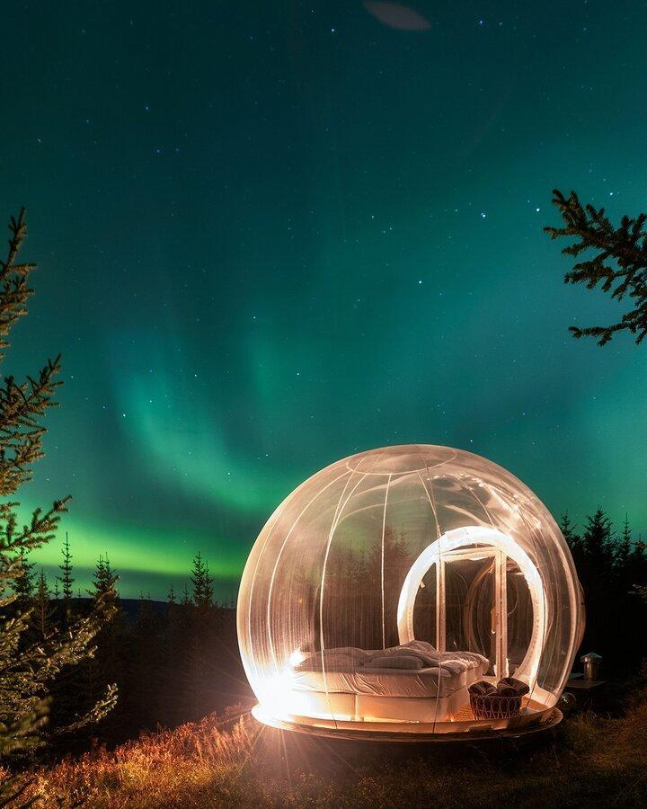 زیر آسمان پر ستاره بخوابید و از هتل حبایی شفق قطبی را نگاه کنید