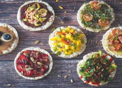 طرز تهیه تاپینگ رایس کیک؛ 12 ایده برای صبحانه، میان وعده و شام